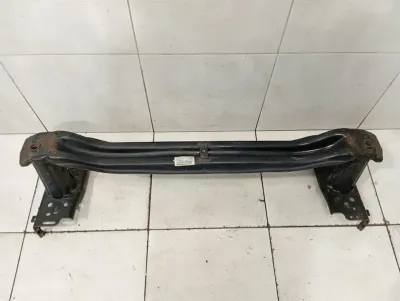 Porsche Cayenne 958 92A priekšējā bufera sija 95850510901 priekšējā bufera turētājs