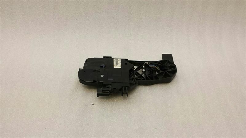 Mercedes S-class W221 front left handle carrier A2217600534 door handle carrier VL