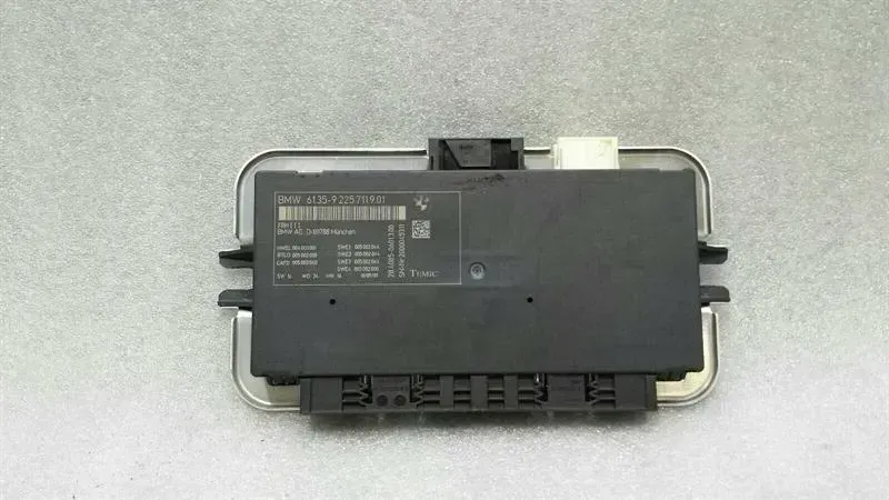 BMW 5 Series F07 GT Footwell Module 9225711 Interior Control Unit