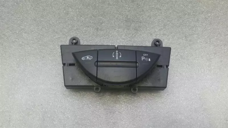 Mercedes CLS W219 air suspension switch A2118217058 AIRMATIC switch.