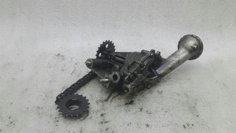 Mercedes A Class W176 Oil Pump A6071800301 Oil Pump Oil Auxiliary Pump OM607