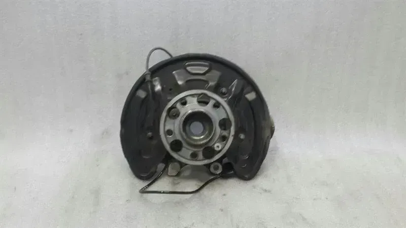 Mercedes C Class W205 Right Rear Hub A2053500241 Wheel Bearing Housing Rear Right