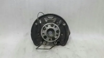 Mercedes C Class W205 labā aizmugurējā rumba A2053500241 riteņa rumbas gultņa korpuss aizmugurējais labais