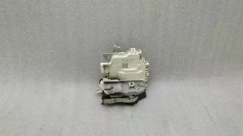 Audi A4 8K rear left door lock 8K0839015C door lock rear left