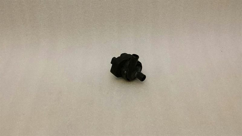 Mercedes CLS W219 additional cooling pump A2118350028 coolant pump pump