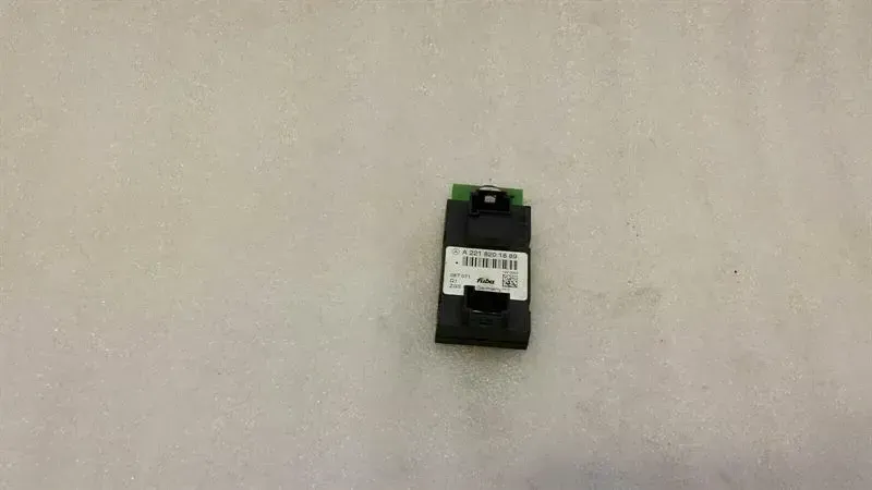 Mercedes CL W216 Aerial / Antenna A2218201889 Antenna Locking Circuit