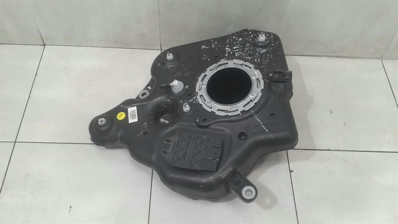Audi A6 4G Fuel Tank 4G0131879C Fuel Tank Adblue SCR