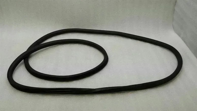 Porsche Cayenne 957 front right door seal 7P0867365F door seals front right