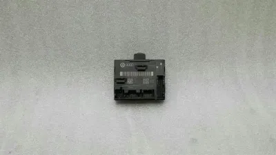 Audi S5 8T labo durvju modulis 8K0959792 durvju vadības bloks labais.