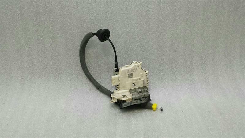 Audi S3 8V a3 RHD Left Door Lock 8X2837015B Right Handlebar