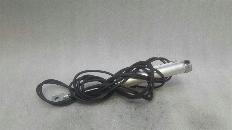 Mercedes C Class W205 Roof Hydraulic Cylinder A2058000600 Hydraulic Cylinder Roof