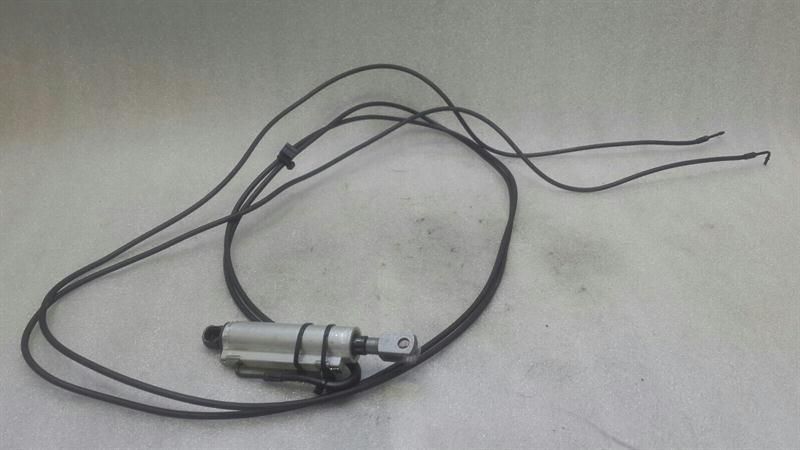 Mercedes C Class W205 Right Hydraulic Cylinder A2178003100 Hydraulic Cylinder RE