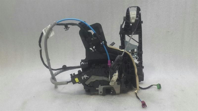 Mercedes C Class W205 RHD Right Door Lock A0997208601 Right Sink