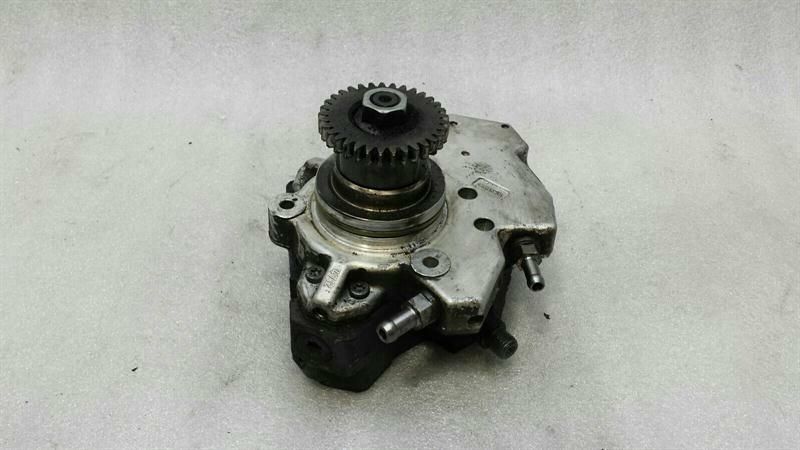 Mercedes CLK W209 Fuel Pump Mechanical A6420700501 Fuel Pump OM642 V6
