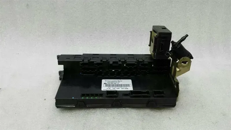 Mercedes CLK W209 Fuse Box A2035453401 Fuse Box SAM.