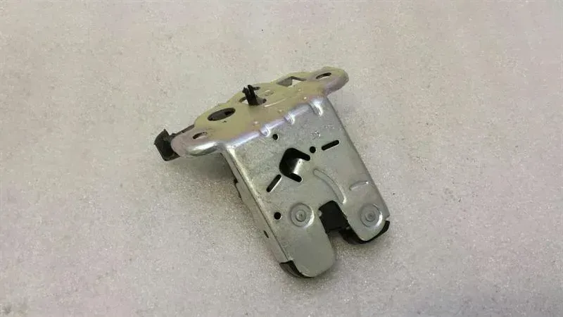 Audi A6 4G boot lock 4H0827505A tailgate lock