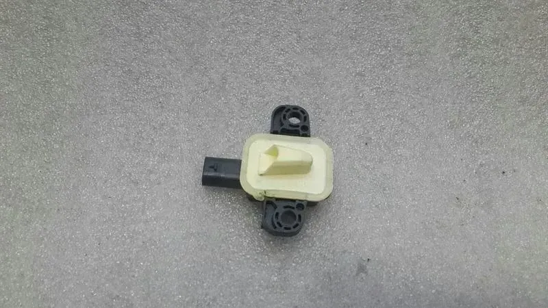 Mercedes C Class W205 Crash Sensor A1668210351 Impact Sensor SRS