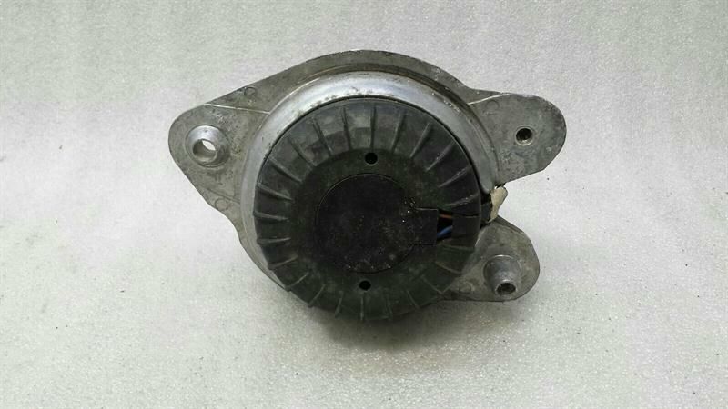 Mercedes S-Class W222 Engine Mount A2222407617 Engine Mount