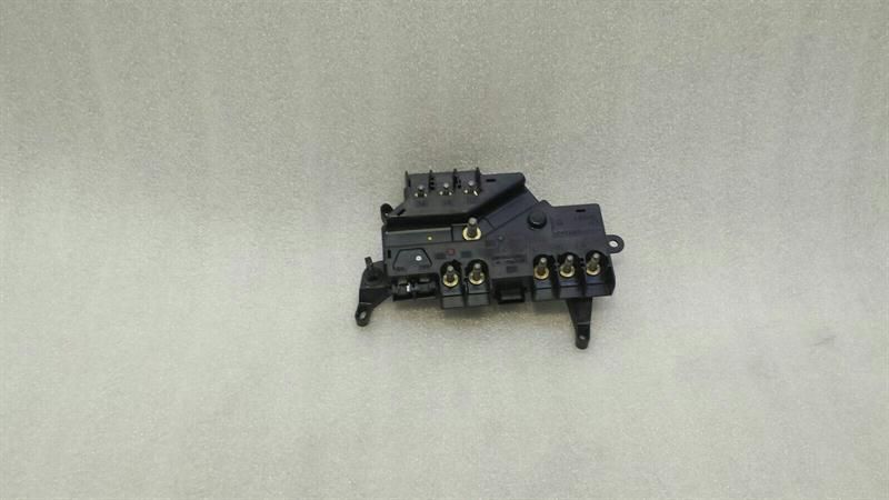 Mercedes S-Class W222 Fuse Box A2225402650 Fuse Box