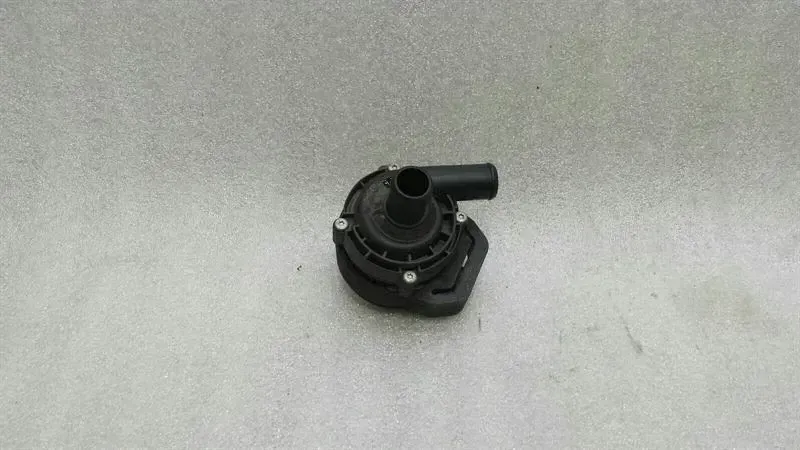 Mercedes A Class W176 Additional Cooling Pump A2118350028 Coolant Pump OM651