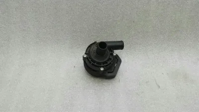 Mercedes A Klasse W176 Zusatzkühlpumpe A2118350028 Kühlmittelpumpe OM651