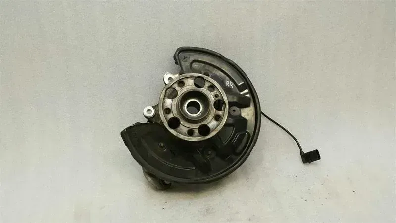 Mercedes C Class W205 Right Rear Hub A2053500241 Wheel Bearing Housing Rear Right