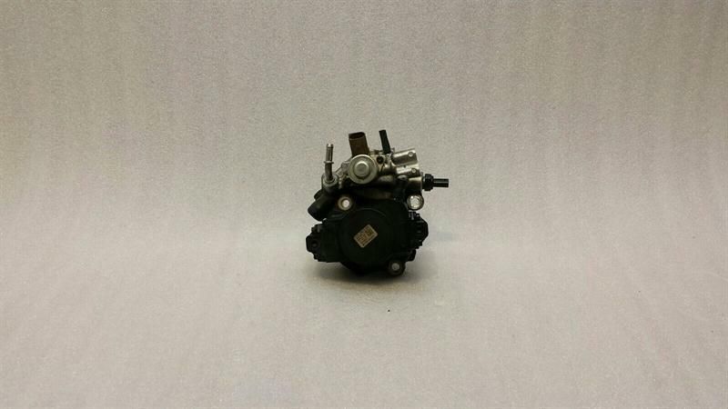 Mercedes W205 Fuel Pump Mechanical A6510703301 Fuel Pump OM651 Diesel