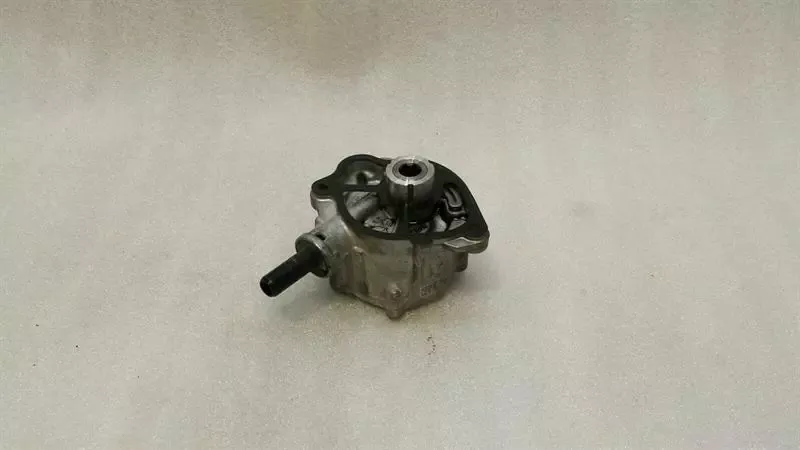 Mercedes C Class W205 Vacuum Pump A6512300465 Vacuum Pump OM651