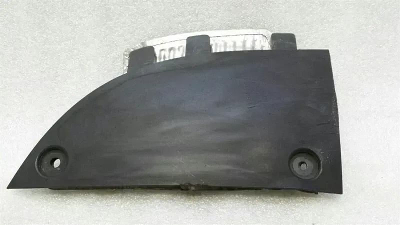 Porsche Cayenne 958 92A Right Rear Trim 7L5807086 Fairing Rear Right