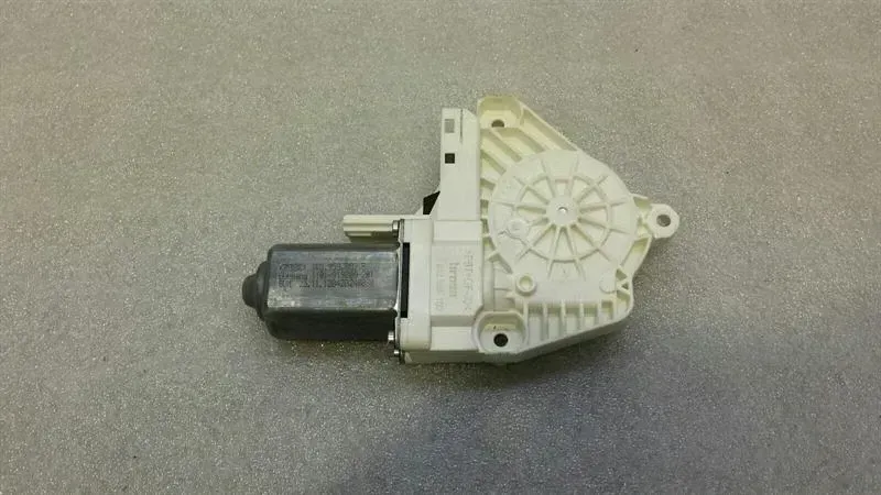 Porsche Cayenne 958 92A FRH door window motor 8K0959802B window motor front
