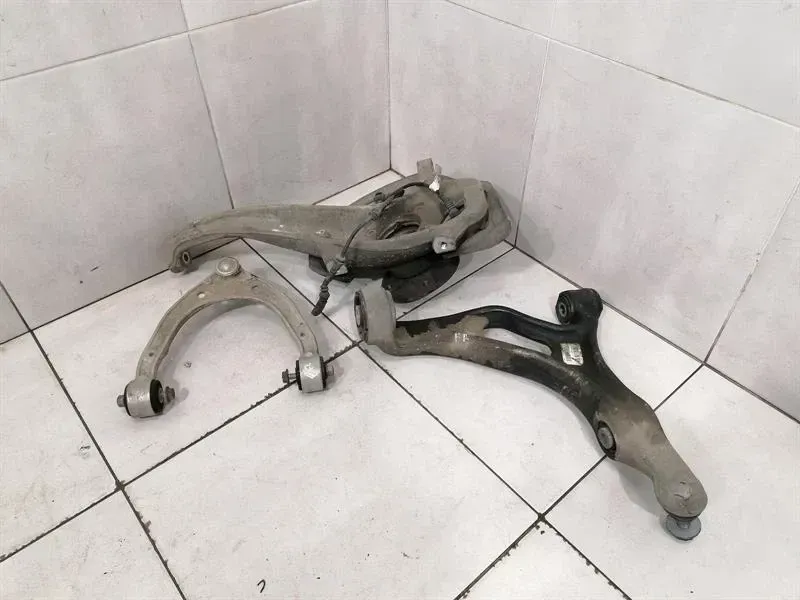 Porsche Cayenne 958 92A Right Front Hub 95834115600 Wheel Bearing Housing Front Right