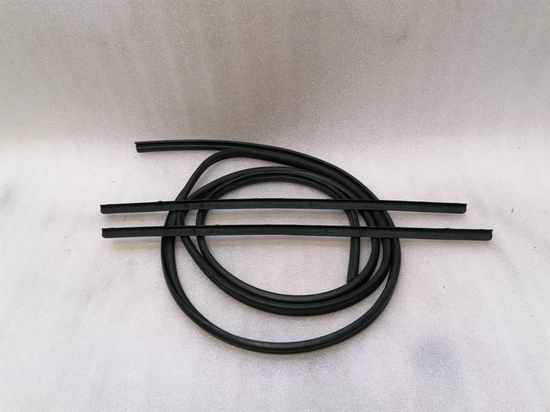 Porsche Cayenne 958 92a Sunroof Seal 7P0877439 Interior Sunroof Gasket