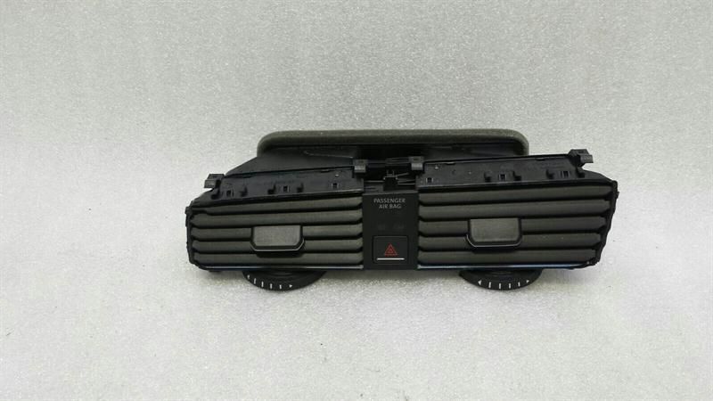 Volkswagen Golf GTD RHD Центральный воздуховод 5G2819728 Правый руль