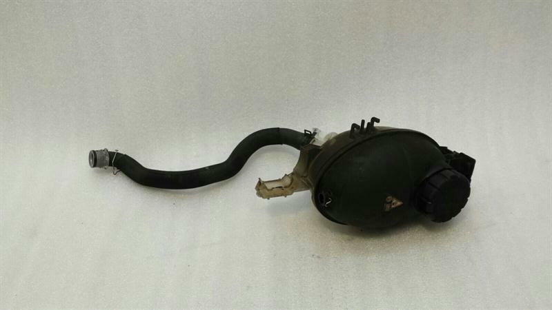 Mercedes CLS W218 expansion tank A2045000749 expansion tank coolant