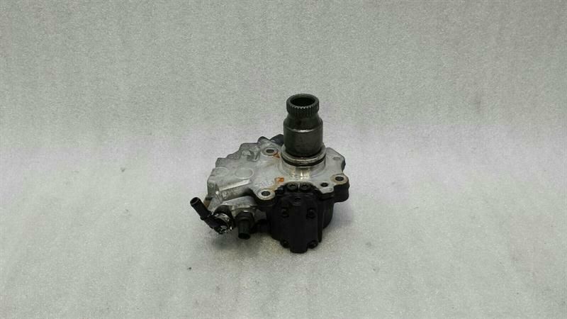 Mercedes CLS W218 Fuel Pump Mechanical A6510702601 Fuel Pump OM651