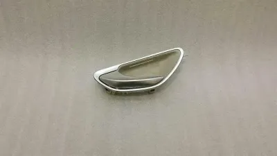 Mercedes C Class W205 FLH Вътрешна дръжка на врата A2057603100 Вътрешна дръжка на врата Предна LI