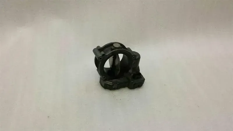 Mercedes C Class W205 Throttle Body A6510900470 Throttle Body OM651