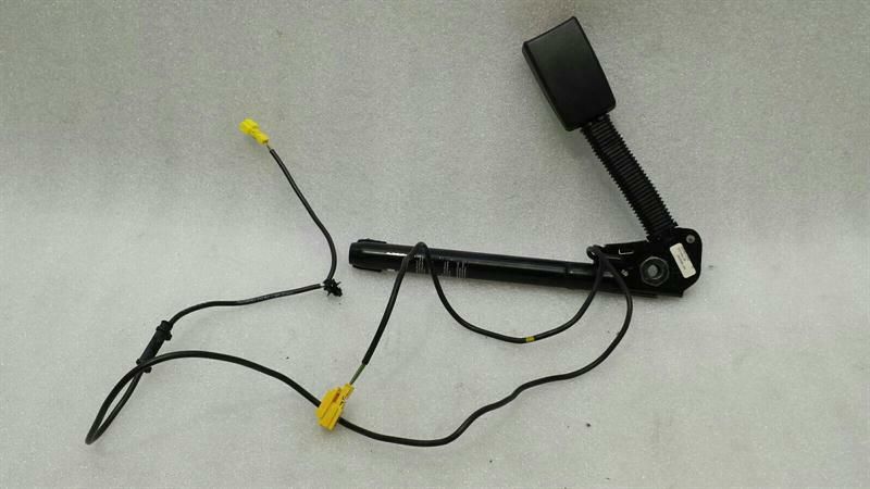 Mercedes CLS W219 right seatbelt tensioner A2118602069 belt tensioner front right