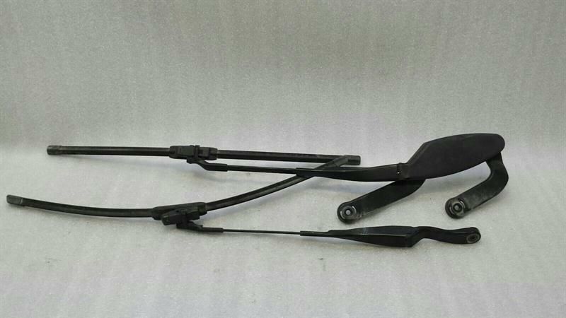 Mercedes CLS W219 Wiper Arm A2118200344 Windscreen Wiper Set