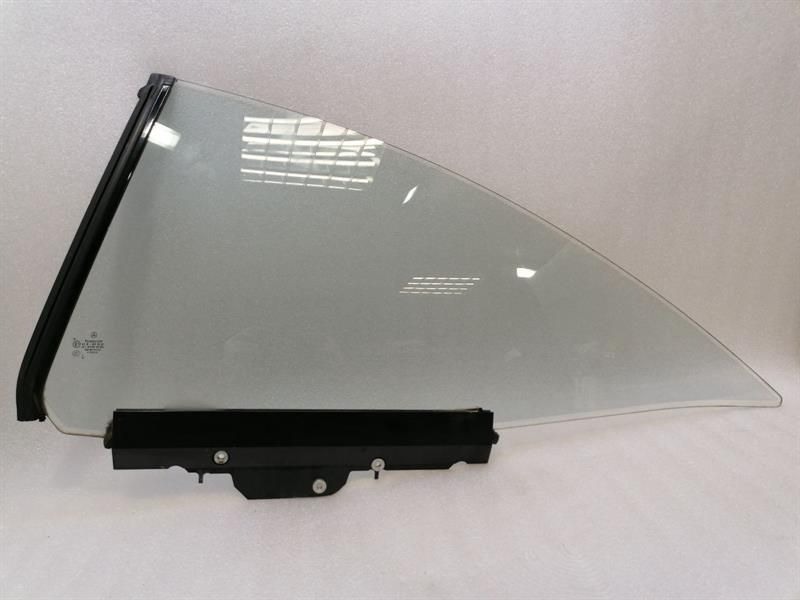 Mercedes CL W216 left rear quarter glass A2166700310 door window 1/4 rear left