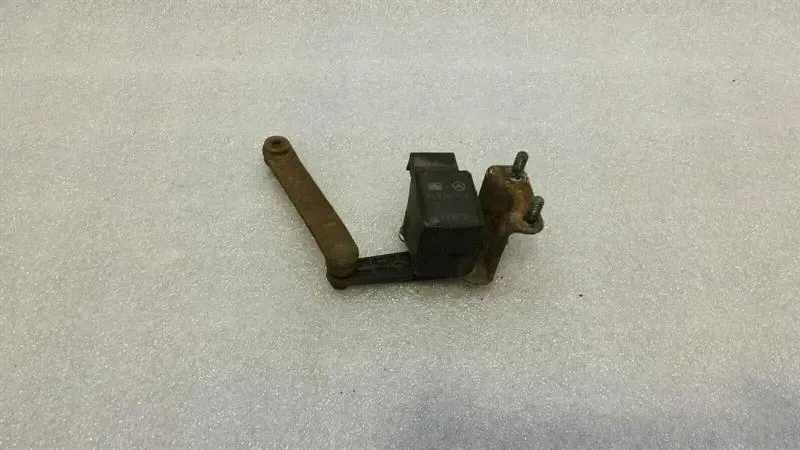 Mercedes CLS W219 AMG Xenon Level Sensor A0105427717 Level Sensor