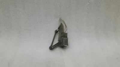 Mercedes SL R230 Xenon Level Sensor A0025428818 Level Sensor SL500 SL550 V8