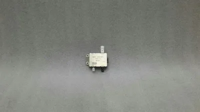 Mercedes SL R230 Aerial / Antenna A2208271842 Antenna Amplifier