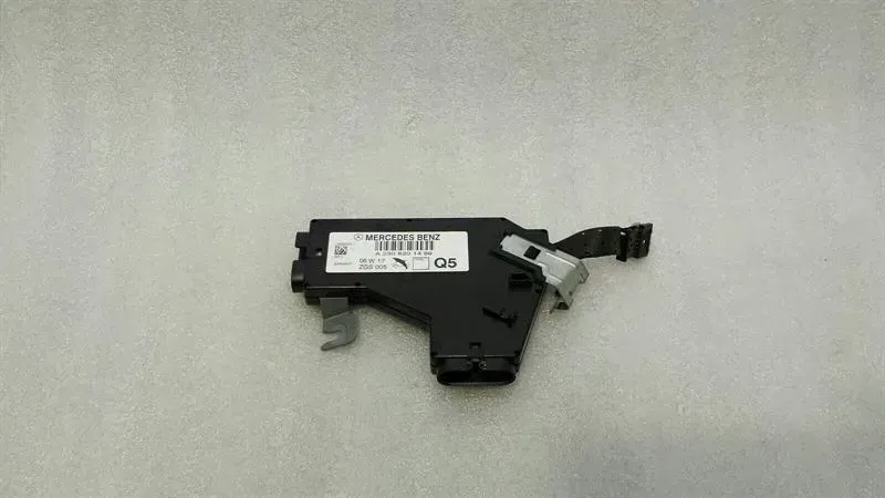 Mercedes SL R230 Aerial / Antenna A2308201489 Antenna Booster