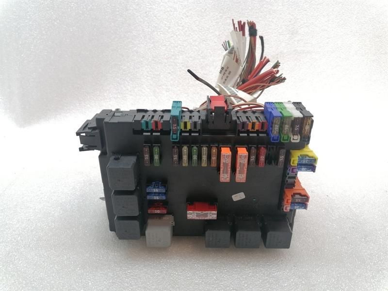 Mercedes S-Class W221 SAM Fuse Box A2219003001 Fuse Box SAM