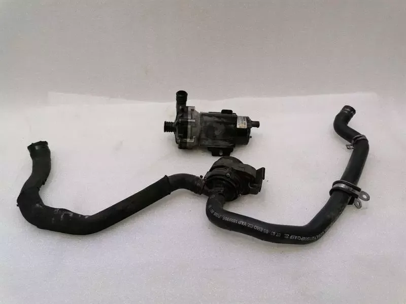 Mercedes CLS55 AMG W219 Additional Cooling Pump A0005000186 Coolant Pump M113