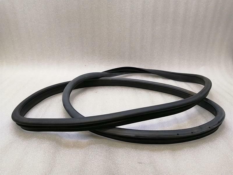 Mercedes E Class W212 Rear Door Seal A2126970151 Rear Door Seals L=R