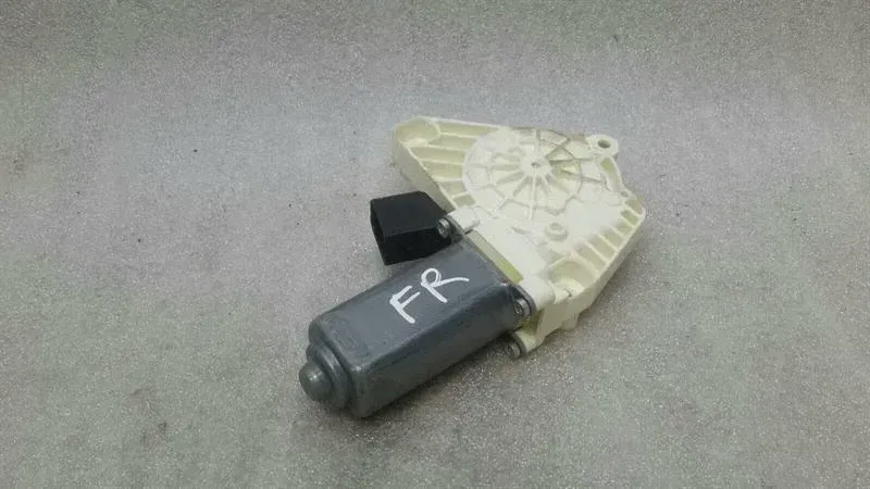 Mercedes S W217 FRH door window motor A2079061300 window regulator motor front RE