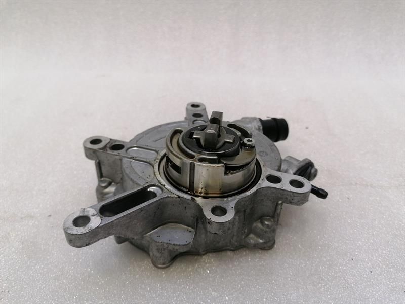 Mercedes GLE W292 C292 Vacuum Pump A2762300365 Vacuum Pump AMG M157