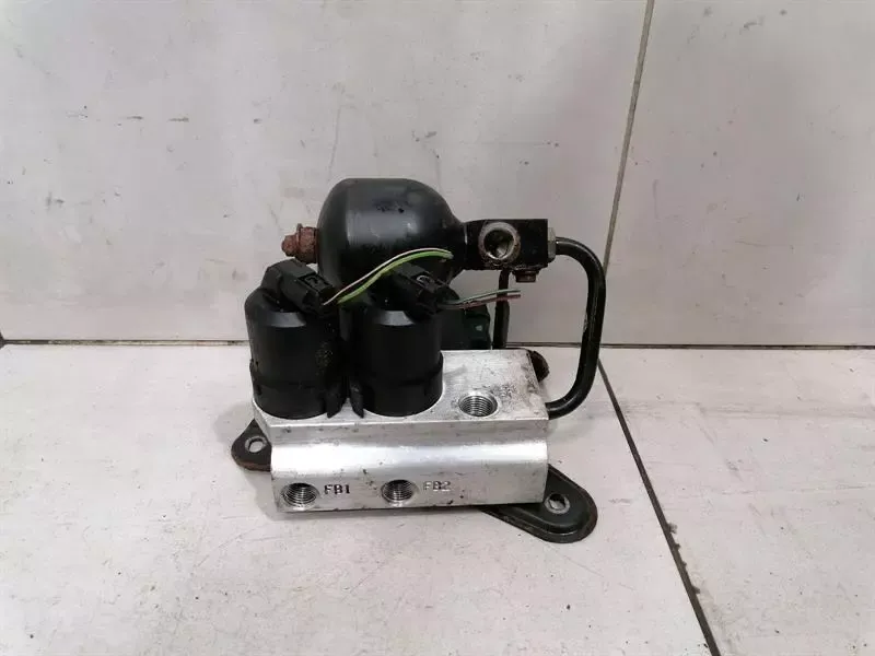 Mercedes S-class W220 Rear ABC Hydraulic Valve A2203200358 Hydraulic Valve ABC